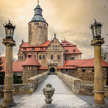 Zamek Czocha Aparthotel Лесна Екстериор снимка