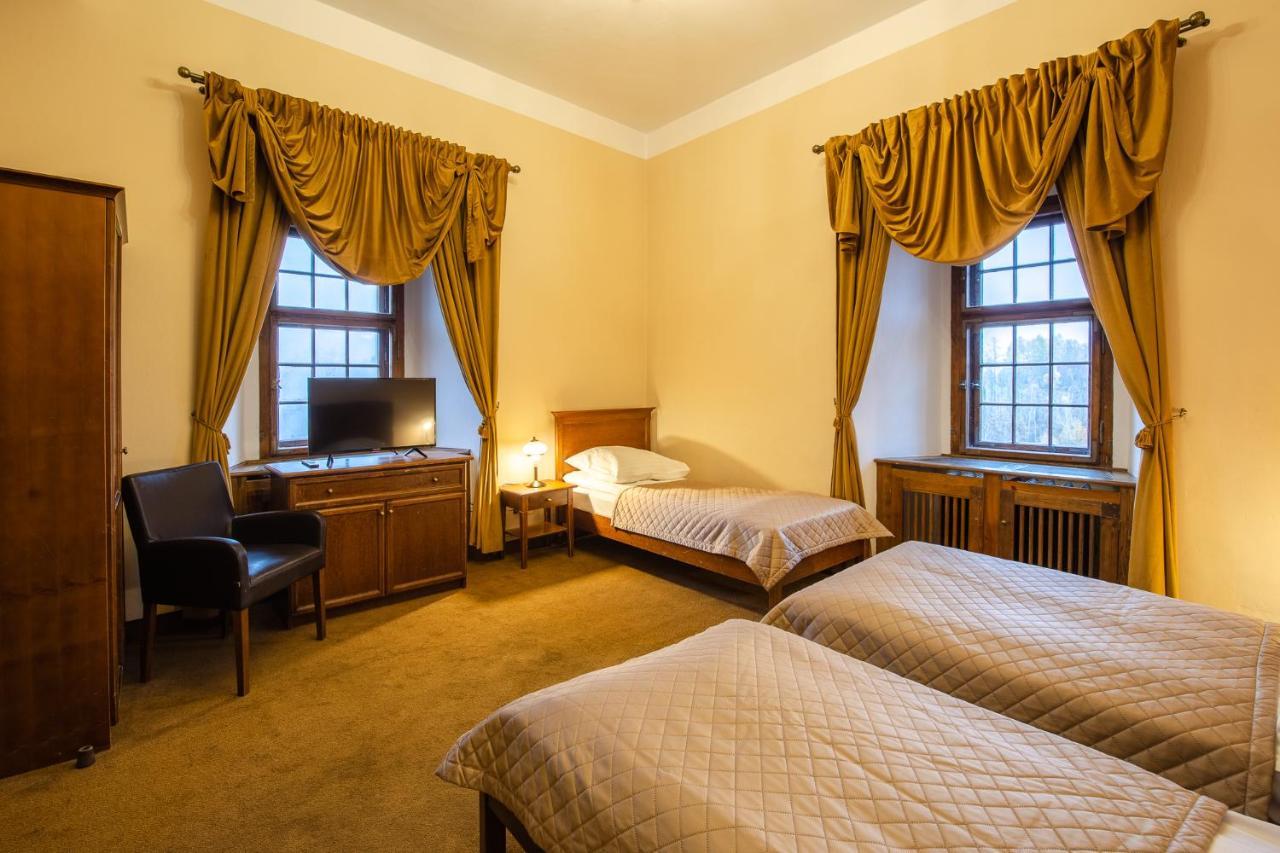 Zamek Czocha Aparthotel Лесна Екстериор снимка